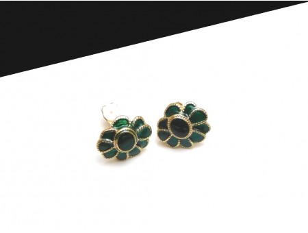 Cercei clips floare verde smarald cu 9 petale inegale